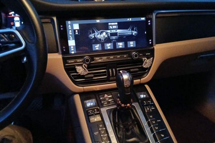 Used Porsche Macan 2018 Macan 2.0T Audio And AC Panel