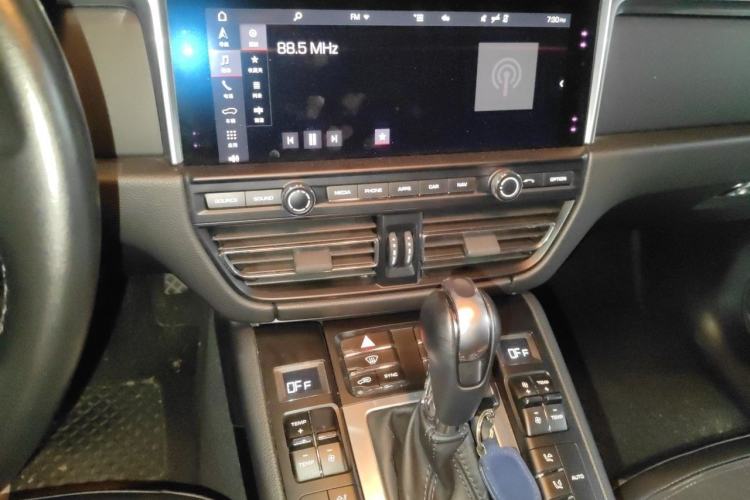 Used Porsche Macan 2018 Macan 2.0T Audio And AC Panel