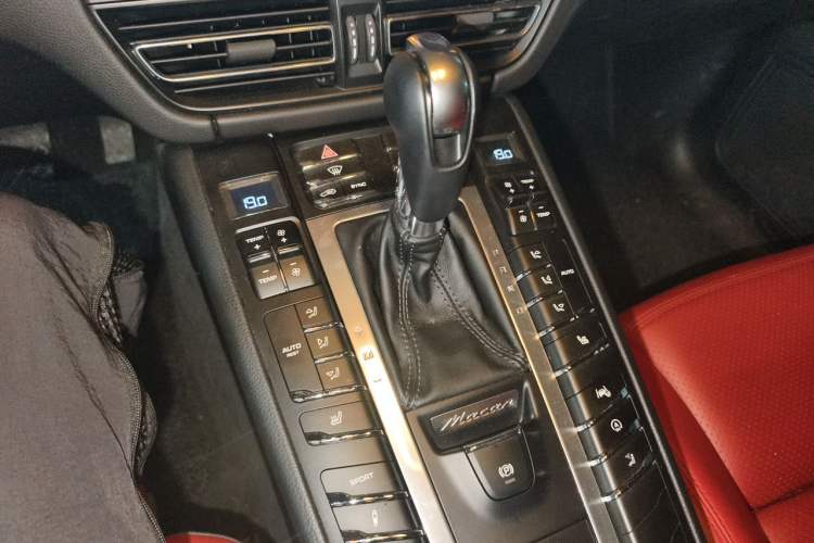 Used Porsche Macan 2018 Macan 2.0T Audio And AC Panel