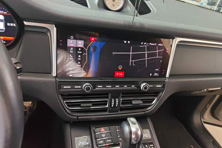 Used Porsche Macan 2018 Macan 2.0T Audio And AC Panel
