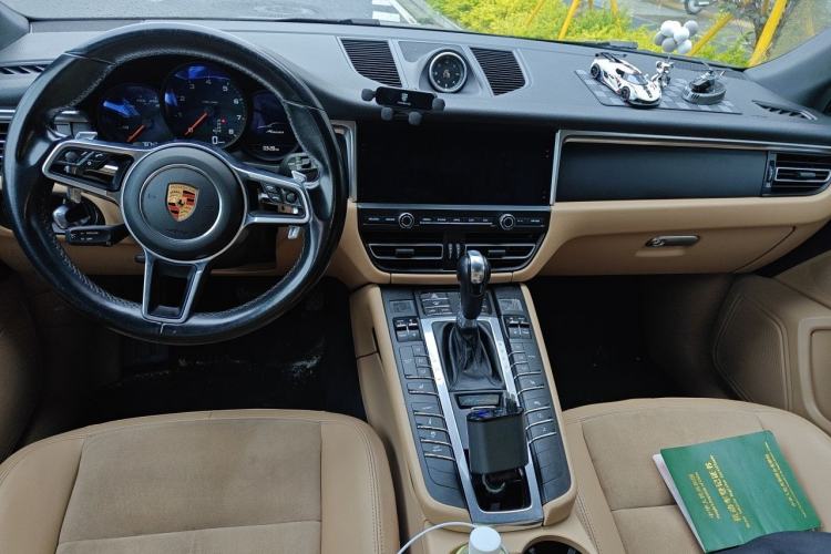 Used Porsche Macan 2018 Macan 2.0T Center Console