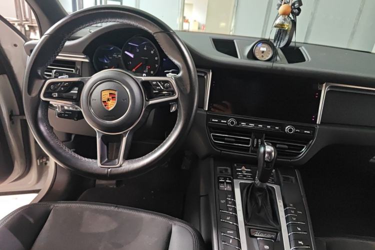 Used Porsche Macan 2018 Macan 2.0T Center Console