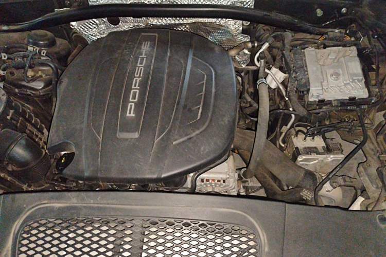 Used Porsche Macan 2018 Macan 2.0T Engine Bay