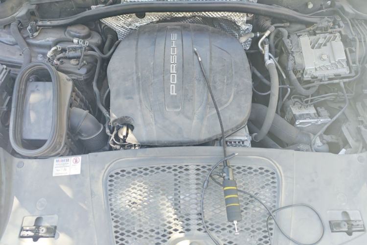 Used Porsche Macan 2018 Macan 2.0T Engine Bay