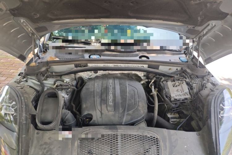Used Porsche Macan 2018 Macan 2.0T Engine Bay