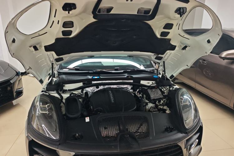 Used Porsche Macan 2018 Macan 2.0T Engine Bay