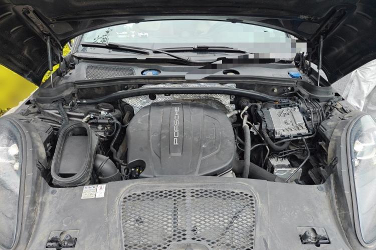 Used Porsche Macan 2018 Macan 2.0T Engine Bay