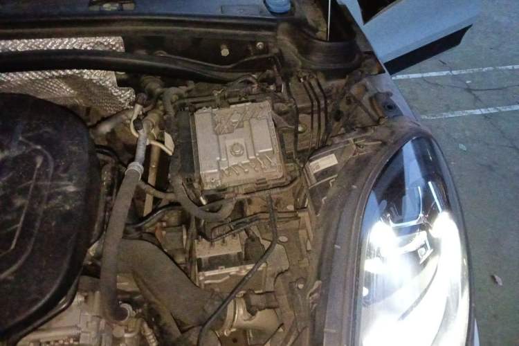 Used Porsche Macan 2018 Macan 2.0T Engine Bay Left
