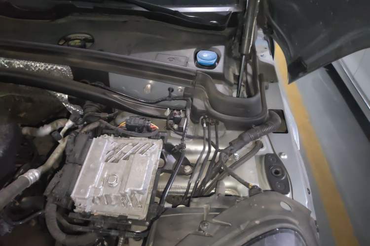 Used Porsche Macan 2018 Macan 2.0T Engine Bay Left