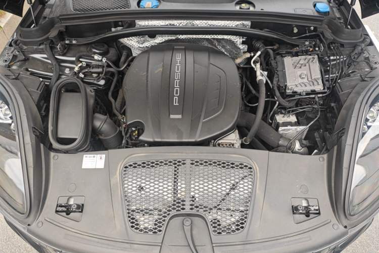 Used Porsche Macan 2018 Macan 2.0T Engine Bay