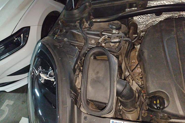 Used Porsche Macan 2018 Macan 2.0T Engine Bay Right