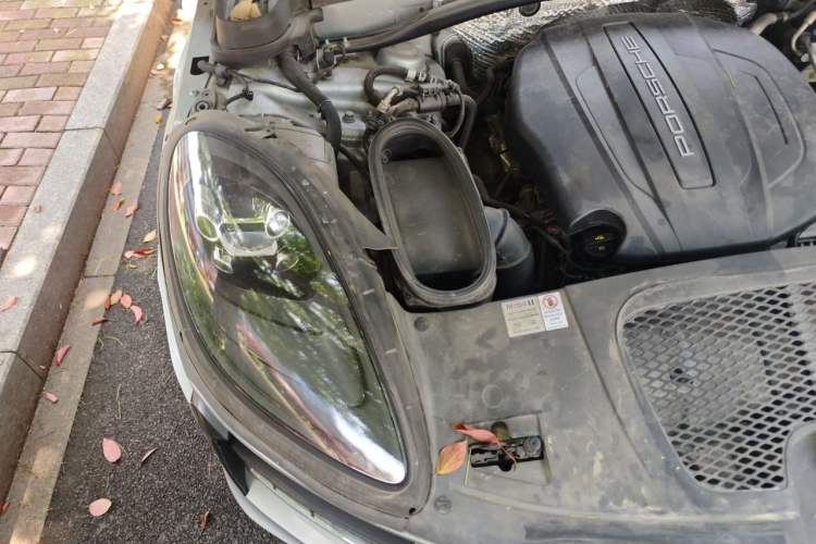 Used Porsche Macan 2018 Macan 2.0T Engine Bay Right
