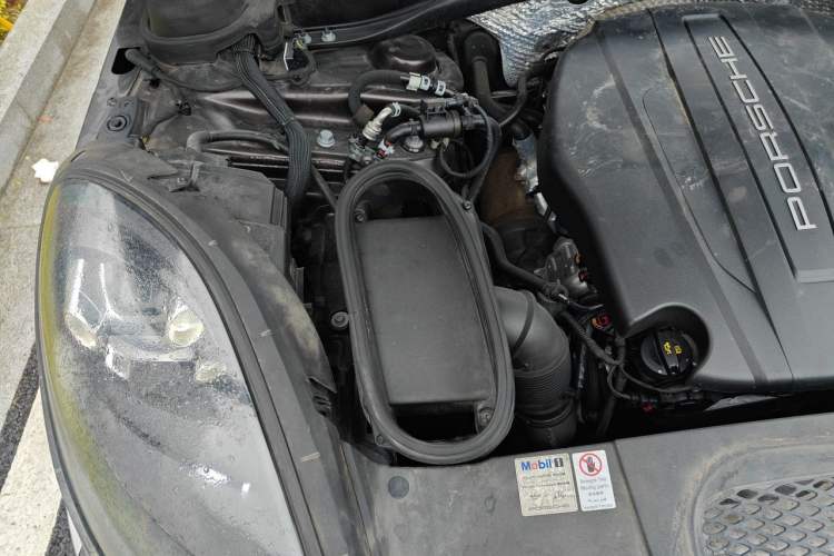 Used Porsche Macan 2018 Macan 2.0T Engine Bay Right