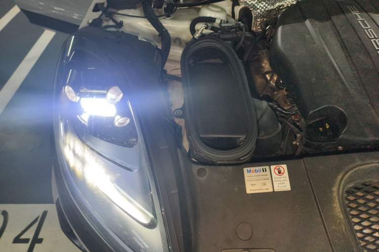Used Porsche Macan 2018 Macan 2.0T Engine Bay Right
