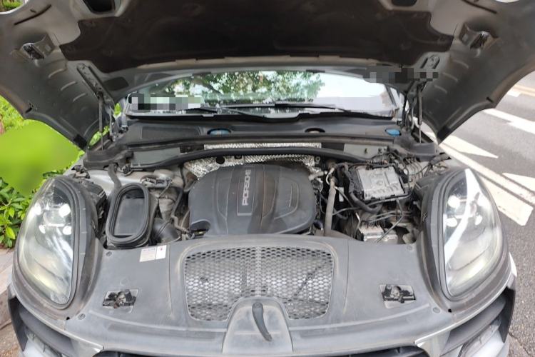 Used Porsche Macan 2018 Macan 2.0T Engine Bay