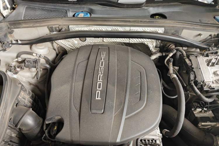 Used Porsche Macan 2018 Macan 2.0T Engine Bay
