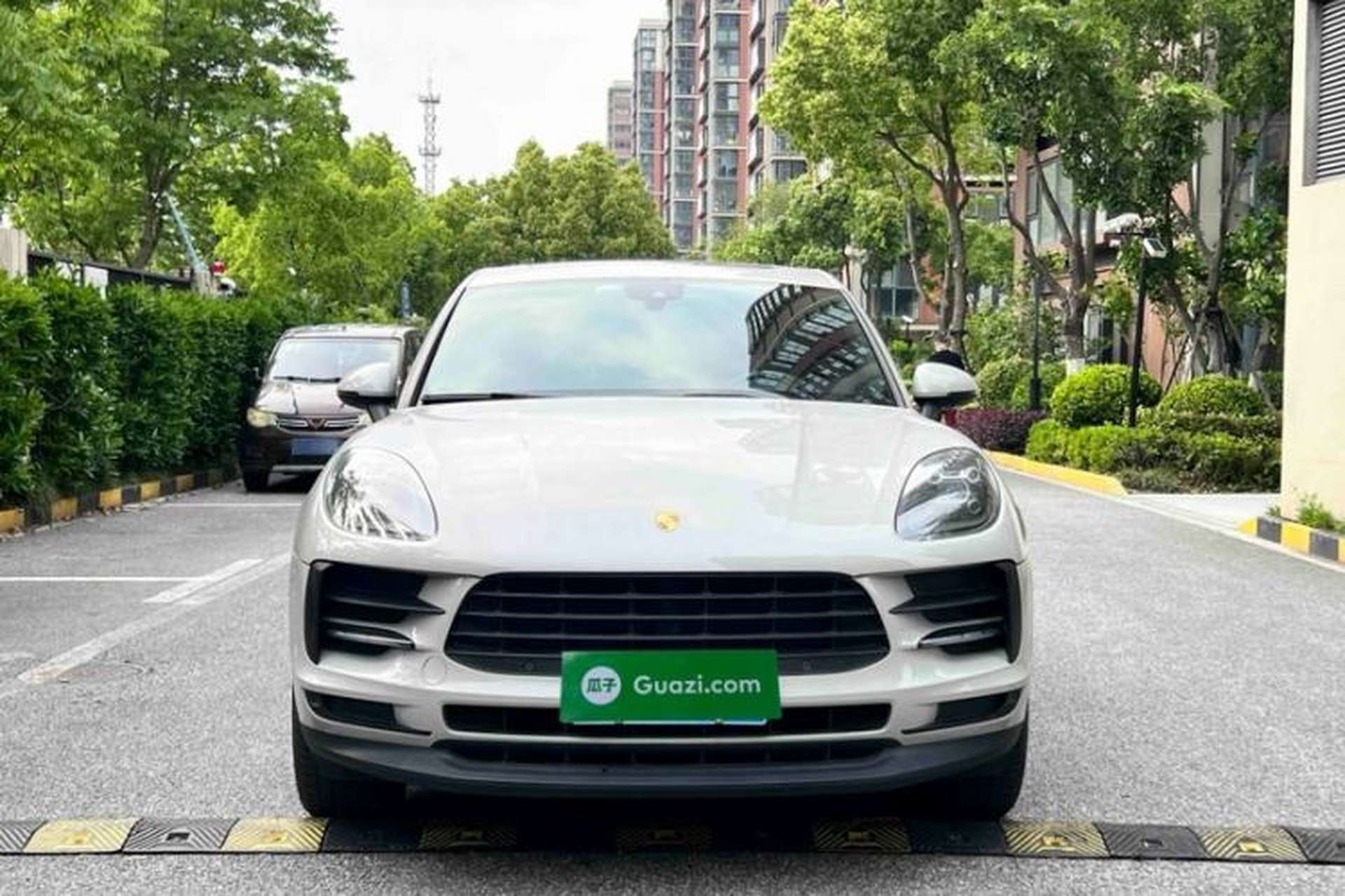 Used Porsche Macan 2018 Macan 2.0T Exterior 2