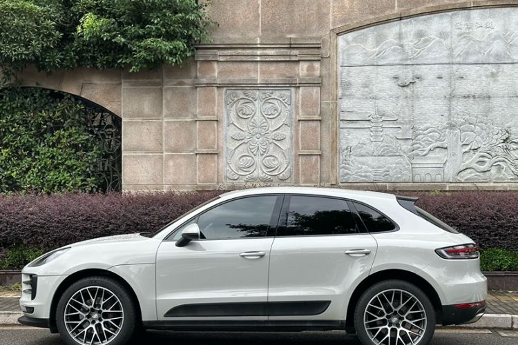 Used Porsche Macan 2018 Macan 2.0T Exterior 2