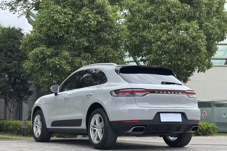 Used Porsche Macan 2018 Macan 2.0T Exterior 3