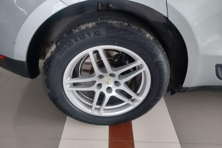 Used Porsche Macan 2018 Macan 2.0T Exterior 5