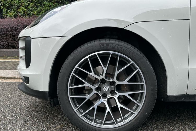 Used Porsche Macan 2018 Macan 2.0T Exterior 7