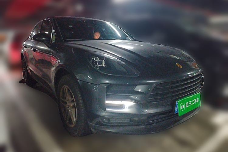 Used Porsche Macan 2018 Macan 2.0T Front Right 45 Deg