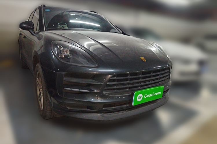 Used Porsche Macan 2018 Macan 2.0T Front Right 45 Deg