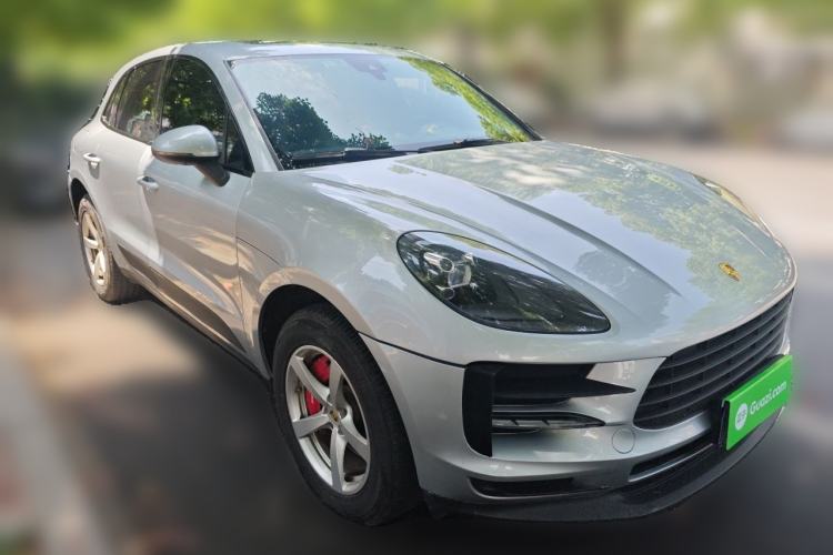Used Porsche Macan 2018 Macan 2.0T Front Right 45 Deg