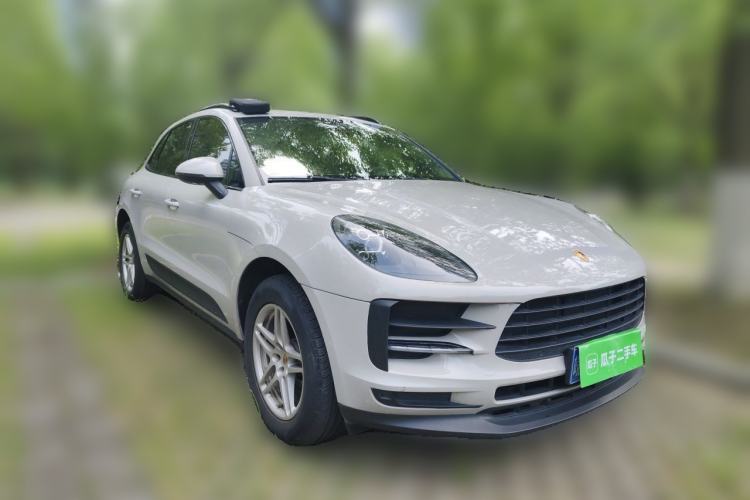 Used Porsche Macan 2018 Macan 2.0T Front Right 45 Deg