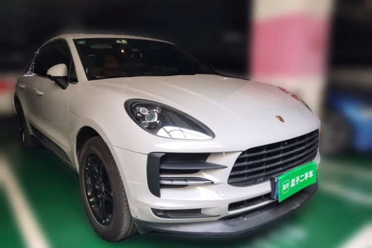 Used Porsche Macan 2018 Macan 2.0T Front Right 45 Deg