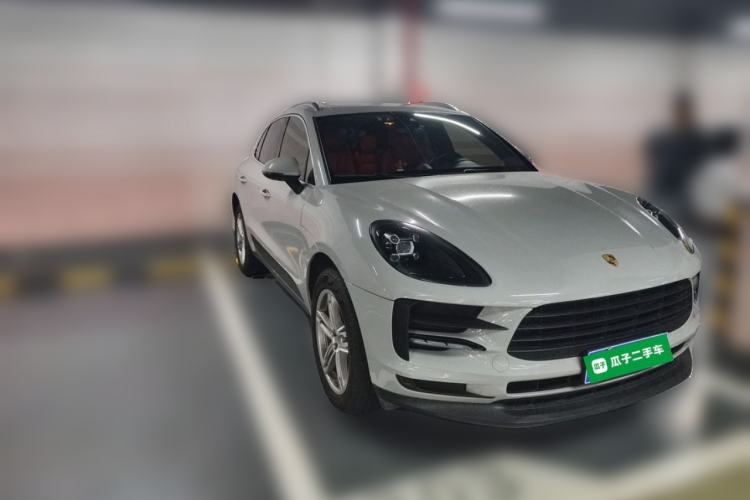 Used Porsche Macan 2018 Macan 2.0T Front Right 45 Deg