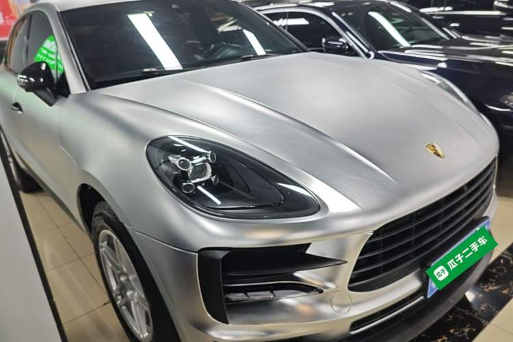 Used Porsche Macan 2018 Macan 2.0T Front Right 45 Deg