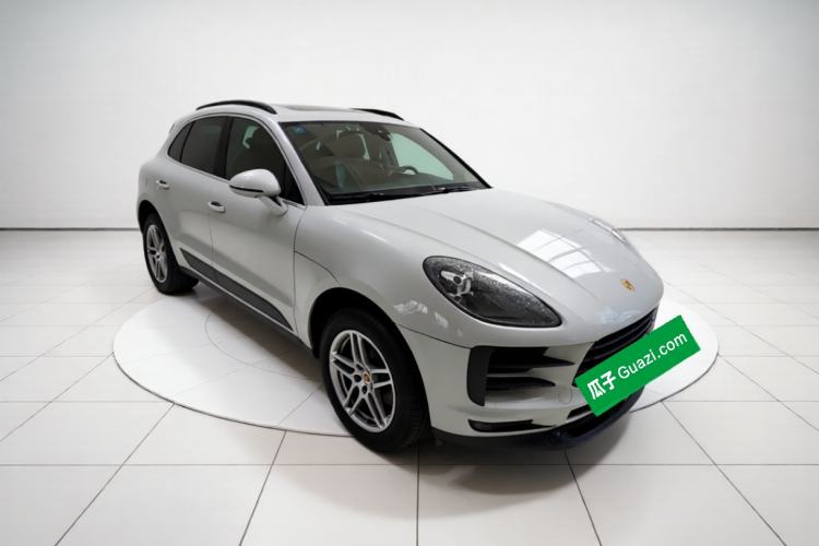 Used Porsche Macan 2018 Macan 2.0T Front Right 45 Deg