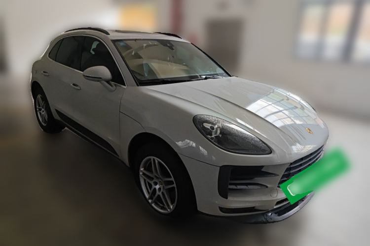 Used Porsche Macan 2018 Macan 2.0T Front Right 45 Deg