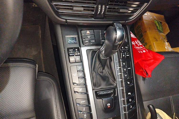 Used Porsche Macan 2018 Macan 2.0T Gear Lever