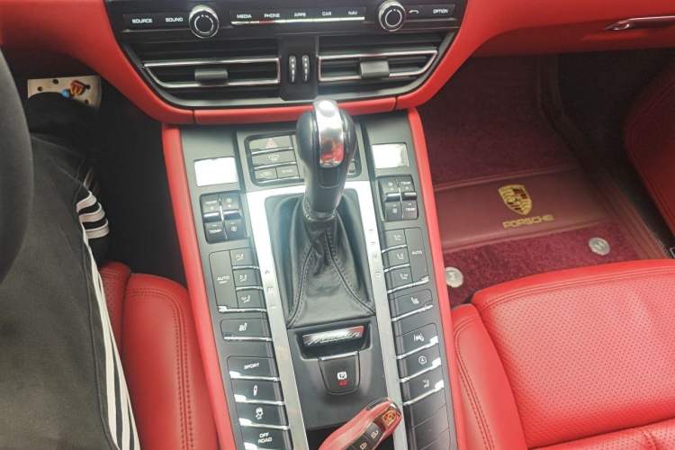 Used Porsche Macan 2018 Macan 2.0T Gear Lever