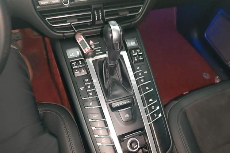 Used Porsche Macan 2018 Macan 2.0T Gear Lever