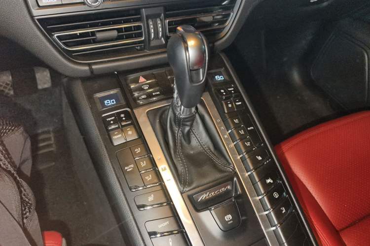 Used Porsche Macan 2018 Macan 2.0T Gear Lever