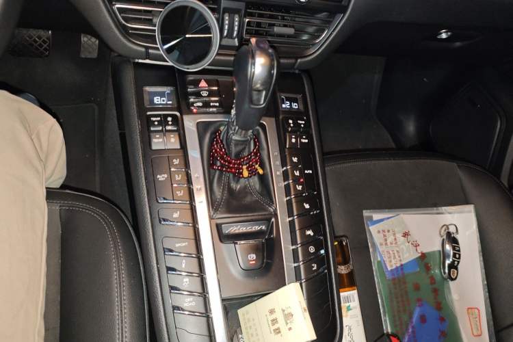 Used Porsche Macan 2018 Macan 2.0T Gear Lever