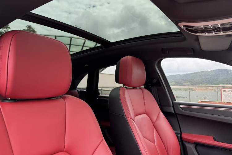 Used Porsche Macan 2018 Macan 2.0T Headliner
