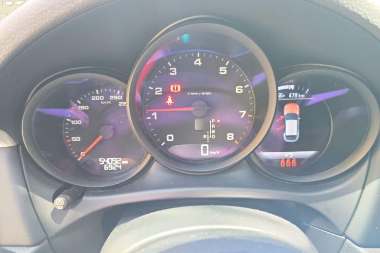 Used Porsche Macan 2018 Macan 2.0T Instrument Cluster