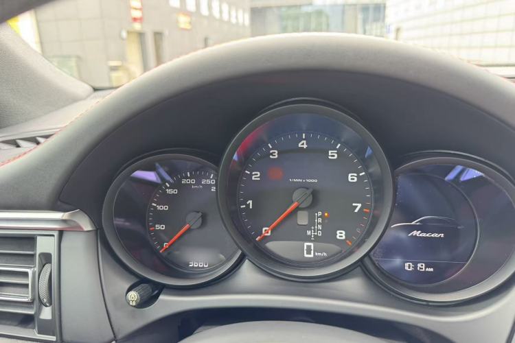 Used Porsche Macan 2018 Macan 2.0T Instrument Cluster