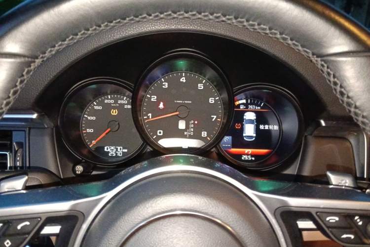 Used Porsche Macan 2018 Macan 2.0T Instrument Cluster