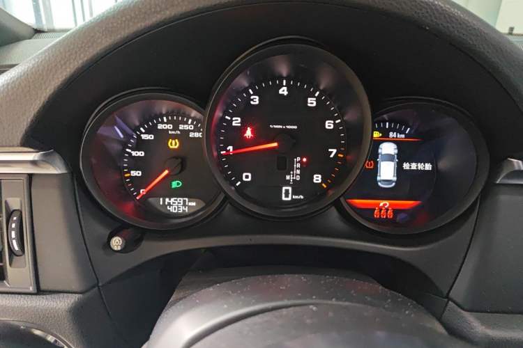 Used Porsche Macan 2018 Macan 2.0T Instrument Cluster
