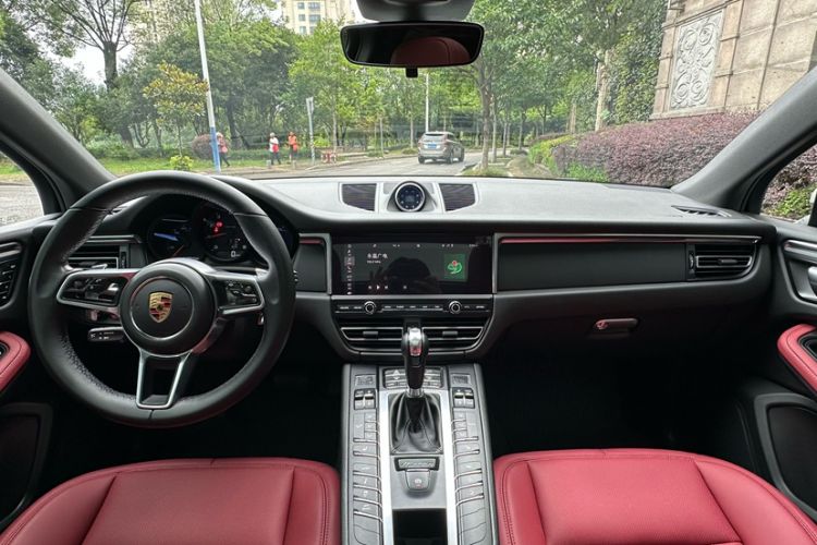 Used Porsche Macan 2018 Macan 2.0T Interior 1