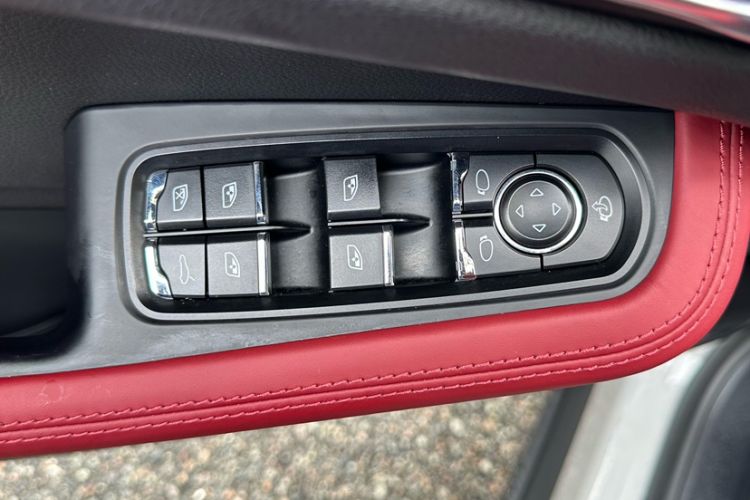 Used Porsche Macan 2018 Macan 2.0T Interior 14