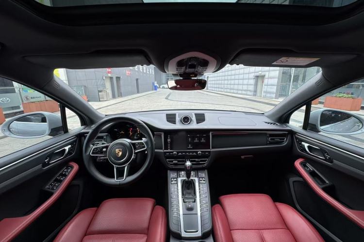 Used Porsche Macan 2018 Macan 2.0T Interior 2