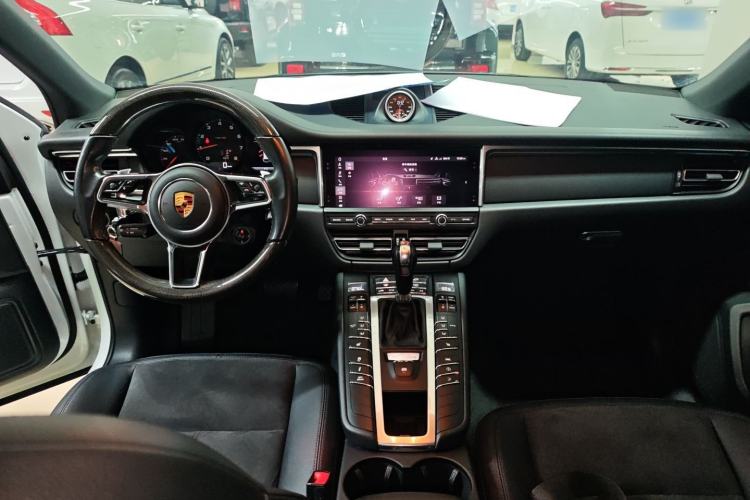 Used Porsche Macan 2018 Macan 2.0T Interior 2