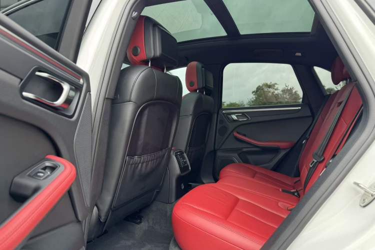 Used Porsche Macan 2018 Macan 2.0T Interior 3