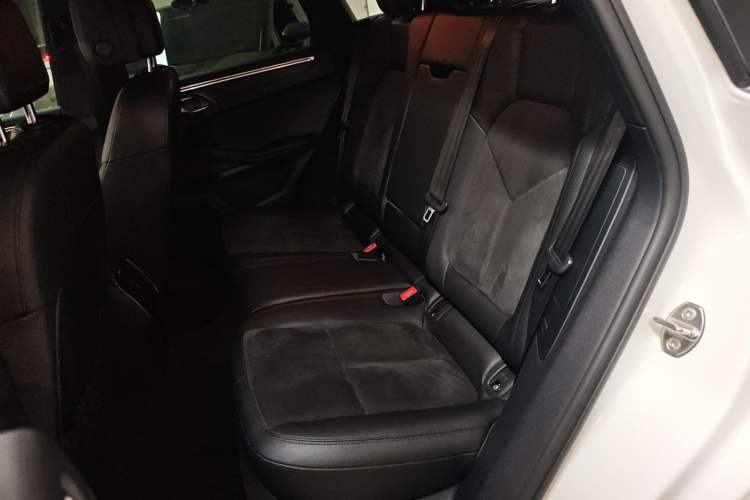 Used Porsche Macan 2018 Macan 2.0T Interior 4
